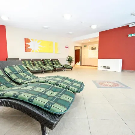 Falkner-12 By Interhome